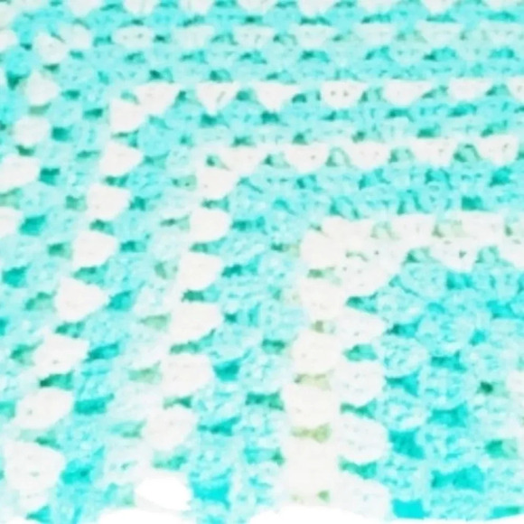Lightweight Crocheted Handmade Blanket/Throw - Picture 3 of 4